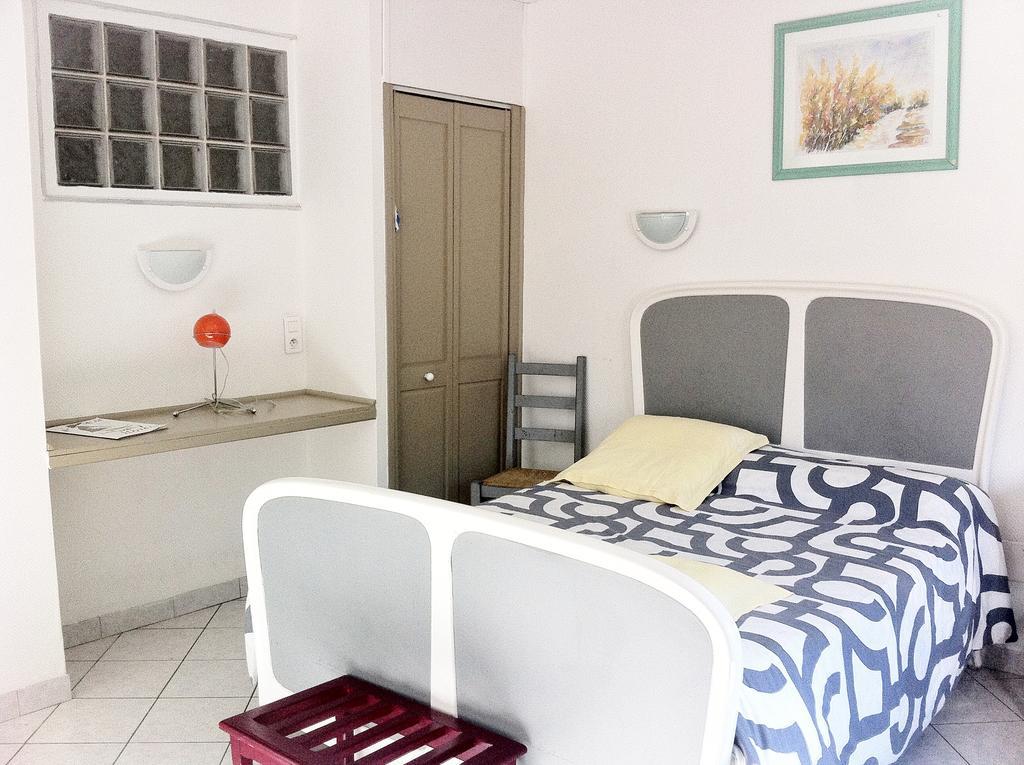 Hotel Residence Larroque Caussade Zimmer foto